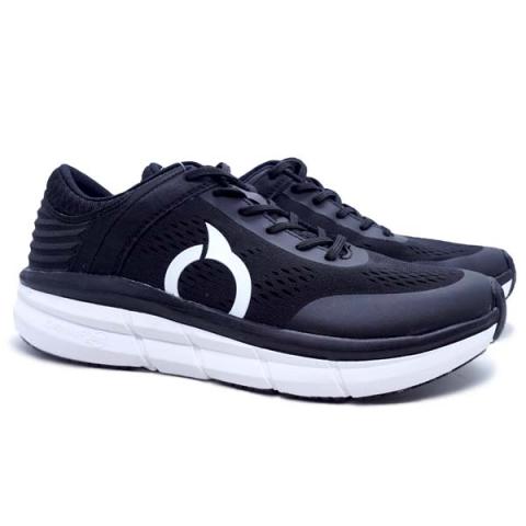 Sepatu running black top